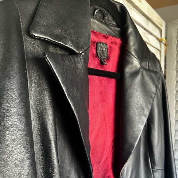Vintage WILSONS LEATHER Black Jacket Red Lining Button Closure Size Large Unisex - Picture 4 of 16